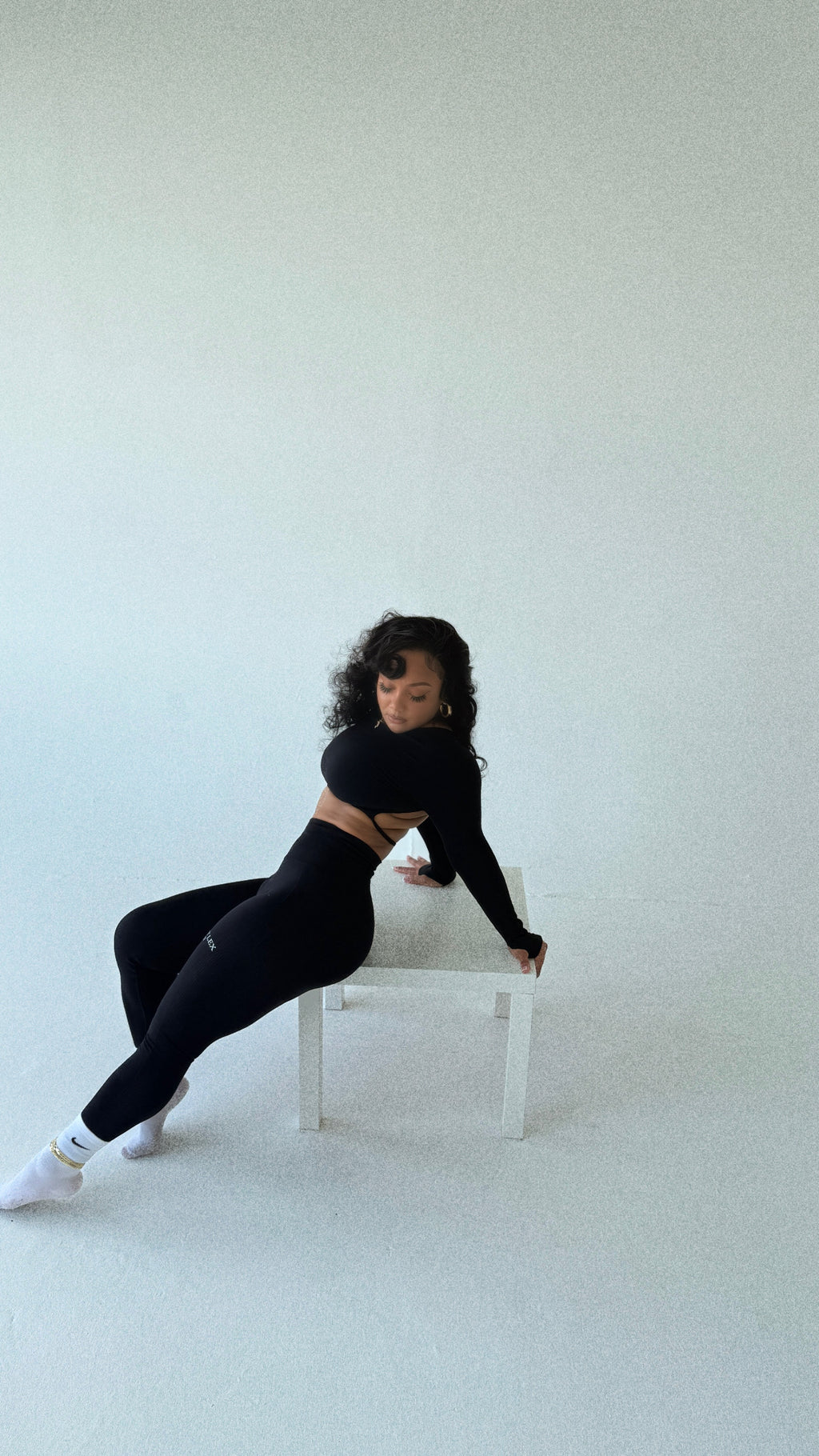 NOIRE SCULPTED LEGGINGS